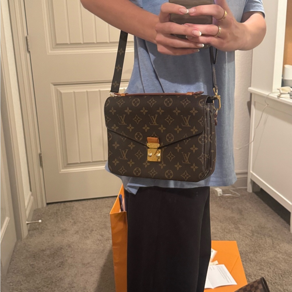 Louis Vuitton Pochette Métis